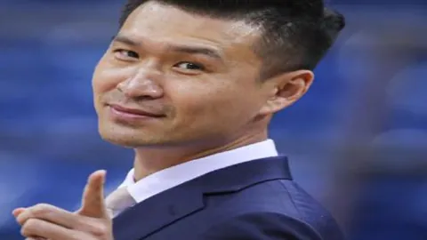 洛夫頓獨攬35分15籃板8助攻，李弘權獲27分7籃板，焦泊喬進賬21分5籃板，上海隊雙加時逆風轉勝廣州